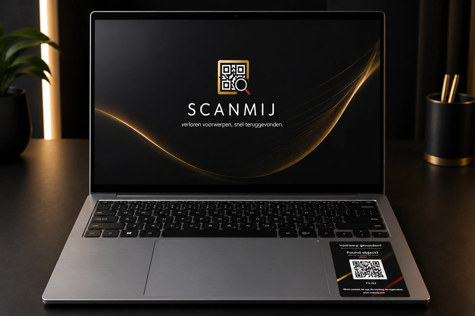 SCANMIJ QR-sticker op een laptop